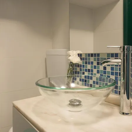 Apartment Cozy House By Famous Flea Market With Terrace