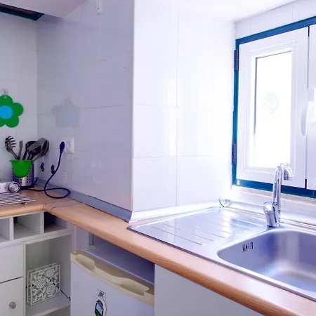 Cozy House By Famous Flea Market With Terrace Apartment Lisbon